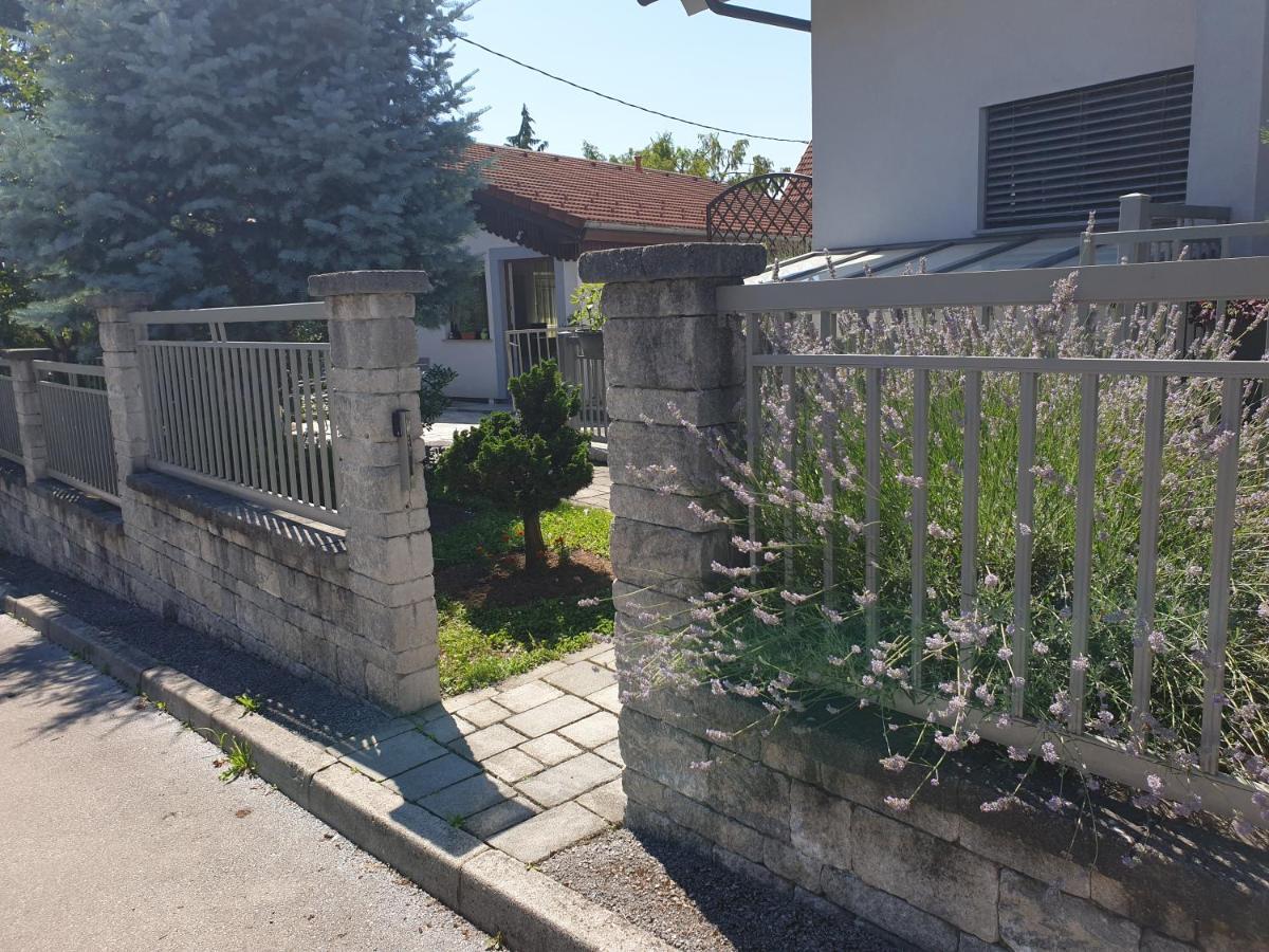 Studio Emma Ljubljana - Free Parking, Ac, Wifi Buitenkant foto